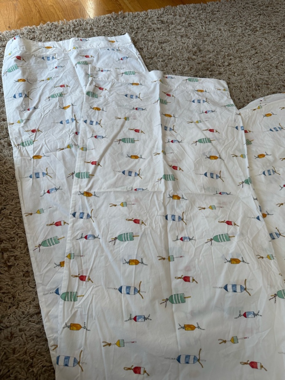L.L. Bean Sara Fitz Buoy Percale King Duvet, fitted sheet, 2 pillowcases/shams - Picture 4 of 8